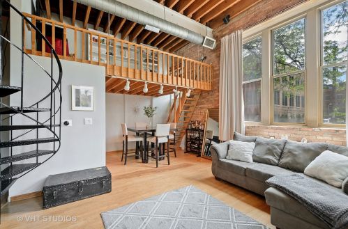 2510 Wayne Ave, Chicago IL  60614-2127 exterior