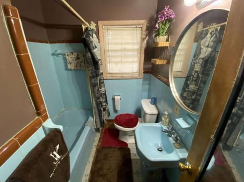 2661 Collier Dr, Atlanta GA 30318-7313 exterior