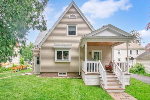 130 Riverview Ave, Springfield, MA 01106-1319