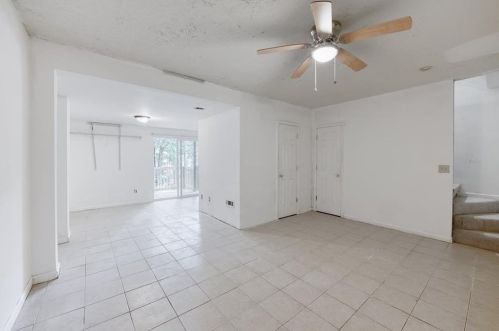 6997 Flagstone Dr, Austell GA 30168-6846 exterior