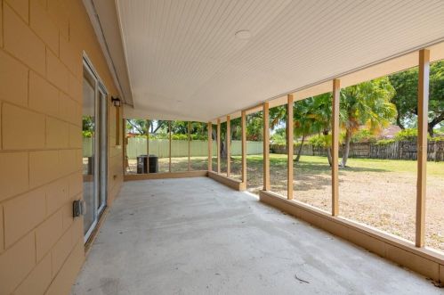 14032 Arbor Knoll Cir, Tampa FL  33625-6444 exterior