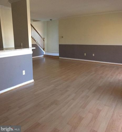 3853 El Camino Pl, Alexandria, VA 22309-1446