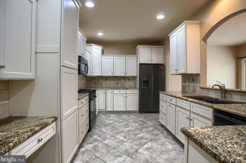 43 Midway Farms Ln, Lancaster PA 17602-2671 exterior