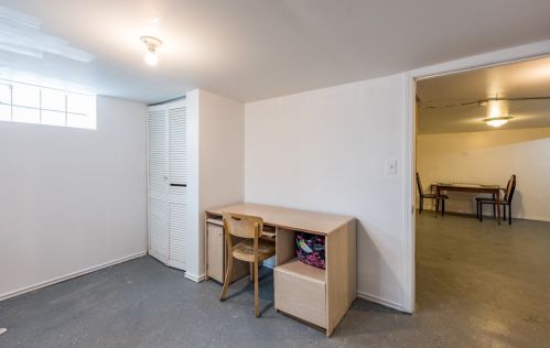 37 Lewis Ave, Waukegan IL 60087-4739 exterior