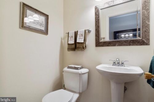 2195 Terwood Rd, Huntingdon Valley PA 19006-5509 exterior