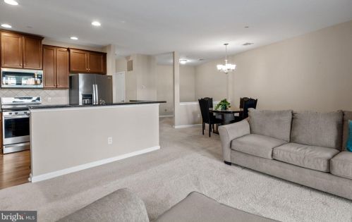 425 Carson Ter, Huntingdon Valley PA  19006-4720 exterior