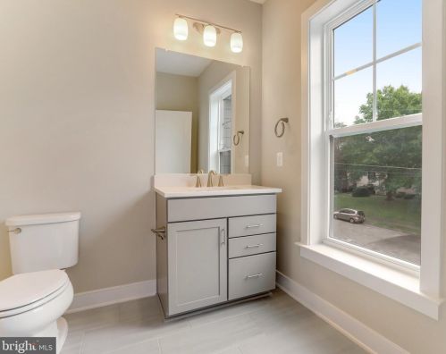 920 Darton Dr, Alexandria VA 22308-2021 exterior