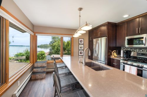 6649 Is Bch Dr, Duluth MN 55803-9379 exterior