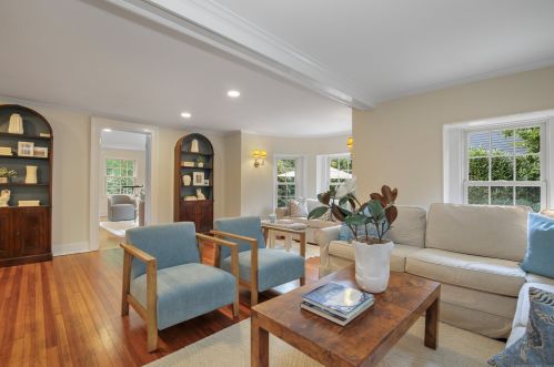 88 Kings Hwy, Westport CT 06880-2422 exterior