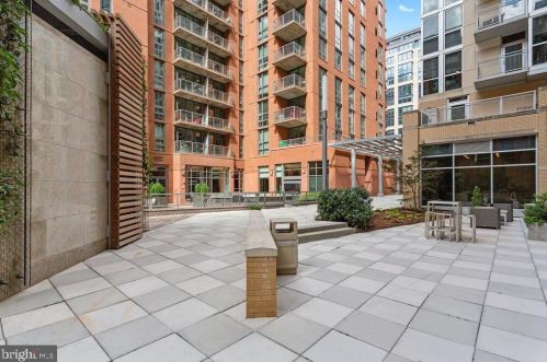 1025 1st St, Washington DC  20001-2283 exterior