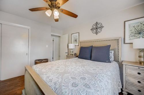 3316 Honey Creek Dr, Milwaukee WI  53219-3911 exterior