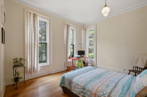 231 Paris Ave, Grand Rapids MI 49503-4764 exterior