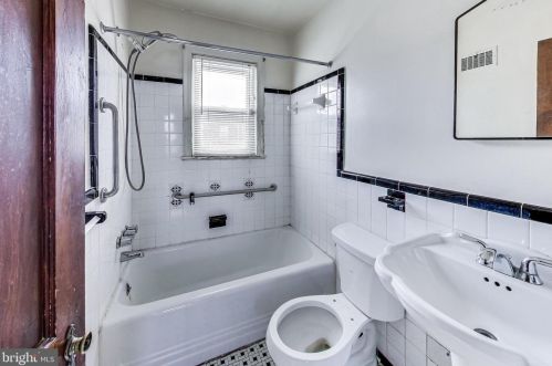 1837 T St, Washington DC 20020-4635 exterior