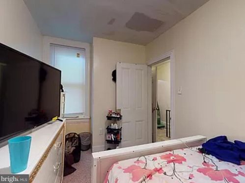 2416 Carlisle St, Philadelphia PA 19132-4017 exterior