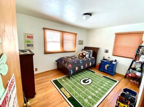 2551 89, Milwaukee WI 53226-1805 exterior