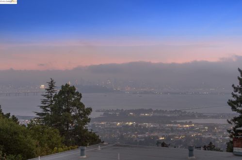 562 Cragmont Ave, Berkeley, CA 94708-1207