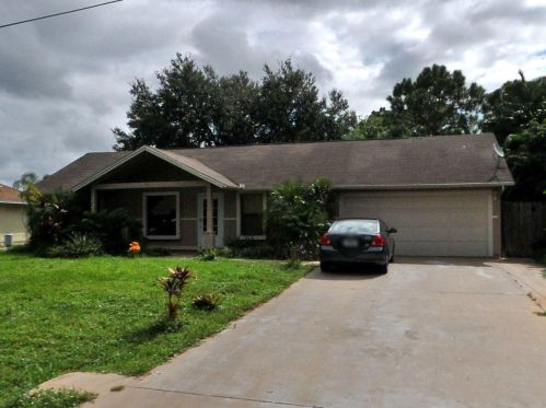 3371 Mcmullen St, Fort Pierce FL 34953-4834 exterior