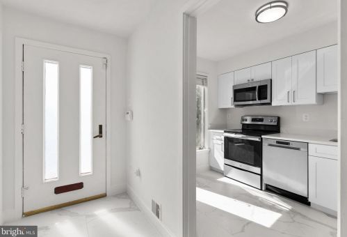 4341 Embassy Park Dr, Washington DC 20016-3607 exterior