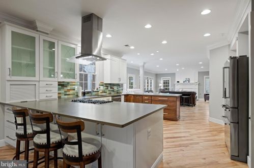 951 Rhonda Pl, Leesburg VA  20175-5632 exterior