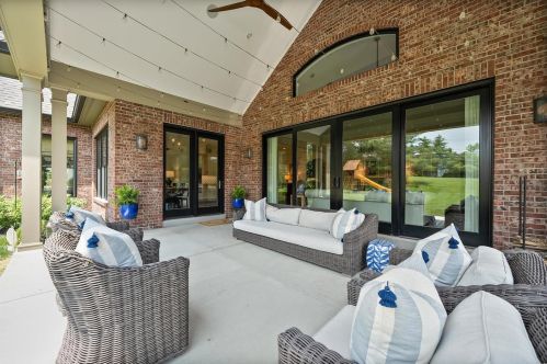 11428 Clayton Rd, Saint Louis MO 63131-2502 exterior