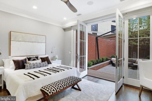 420 3rd St, Washington DC  20003-1930 exterior