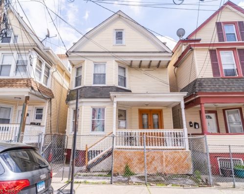 182 Walnut St, Paterson, NJ 07522-1426