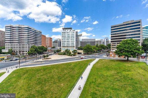 7915 Eastern Ave, Silver Spring MD  20910-4830 exterior