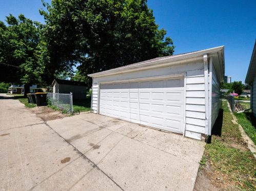 10529 Garfield Ave, Milwaukee WI 53208-1434 exterior