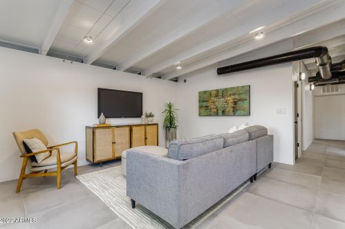 5721 10th St, Phoenix AZ  85014-2213 exterior