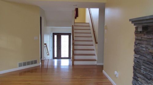 9 Harvard Dr, Poughkeepsie NY 12603-1159 exterior