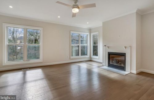 6811 Dillon Ave, Mc Lean VA 22101-4401 exterior