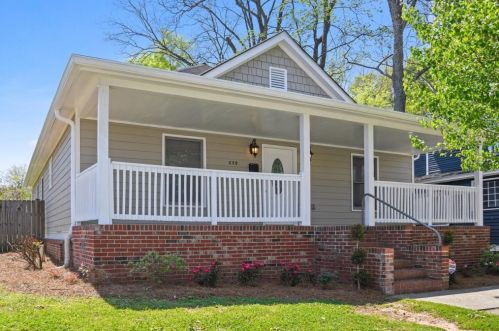 830 Beecher St, Atlanta, GA 30310-2718