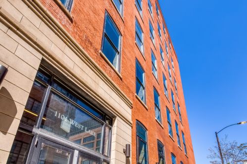 1101 Lake St, Chicago IL  60607-1609 exterior