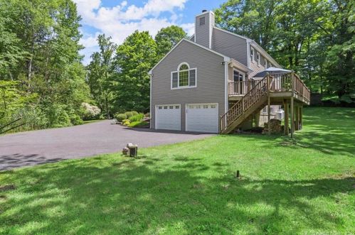 67 Ritch Dr, Ridgefield CT 06877-2815 exterior