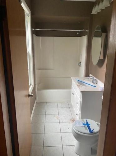 294 Rhode Is Ave, Woonsocket RI 02895-5576 exterior