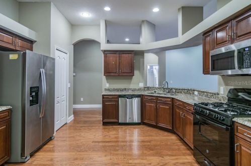 8028 Hampton Lake Dr, Tampa FL  33647-3558 exterior