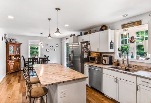 68 Rumford St, Concord NH 03301-3906 exterior