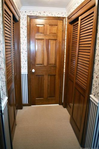 7 Orbit Dr, Enfield CT 06082-5528 exterior