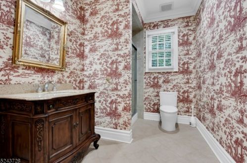 2 Caruso Ct, Bridgewater NJ 08807-2149 exterior