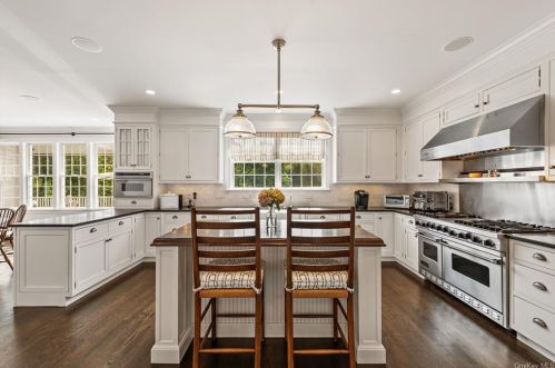 5 Dellwood Farm Way, Armonk NY 10504-1249 exterior