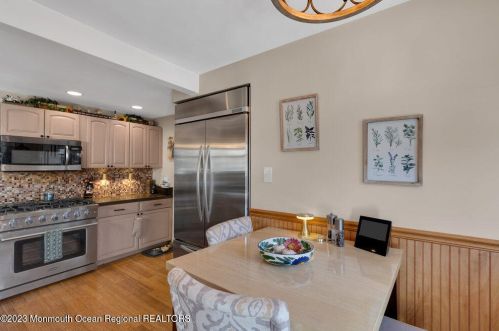 309 Ave, Belmar NJ 07719-2429 exterior