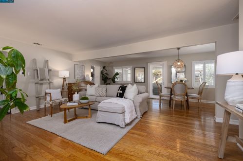 1962 Elinora Dr, Concord CA  94523-2828 exterior