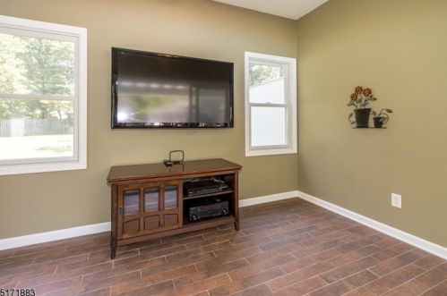 10 Marion Ln, Scotch Plains NJ 07076-2925 exterior