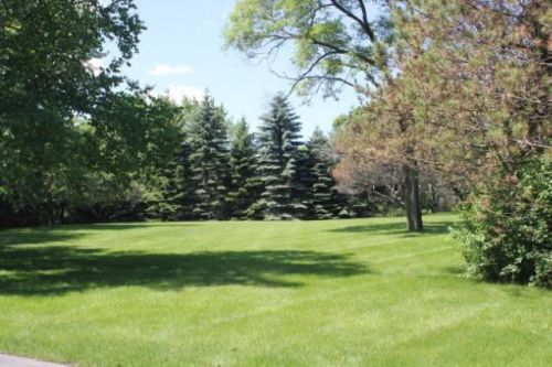 600 Bay Point Rd, Milwaukee, WI 53217-1348