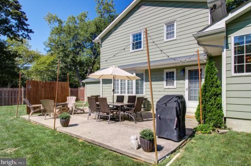 200 Applegate Dr, Trenton NJ 08690-1303 exterior