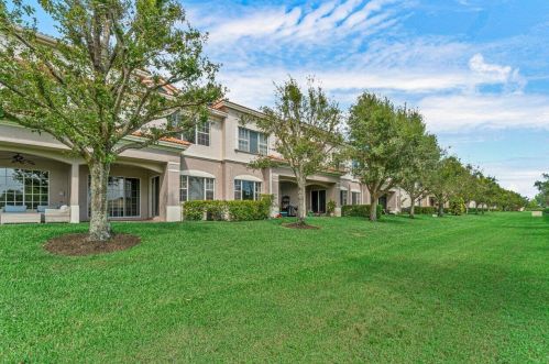 57 Lancaster Rd, Boynton Beach FL 33426-8431 exterior