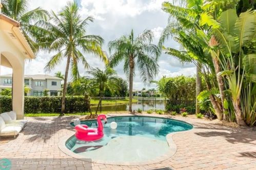 17894 Monte Vis Dr, Boca Raton FL 33496-1057 exterior