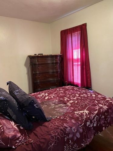 89 Ashley St, Springfield MA 01105-1572 exterior