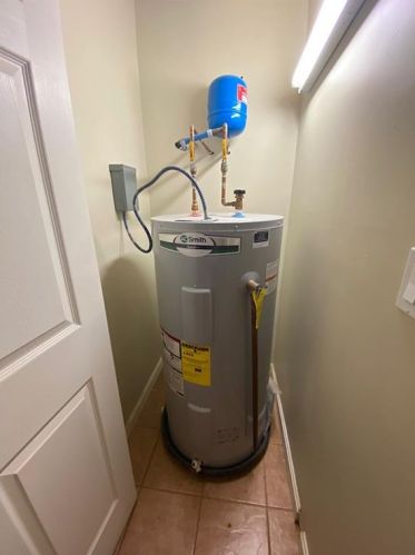 1117 Douglas Ave, Providence RI  02904-5305 exterior