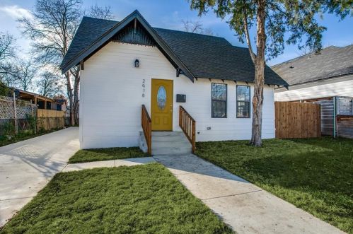 2918 Aster St, Dallas TX  75211-5628 exterior